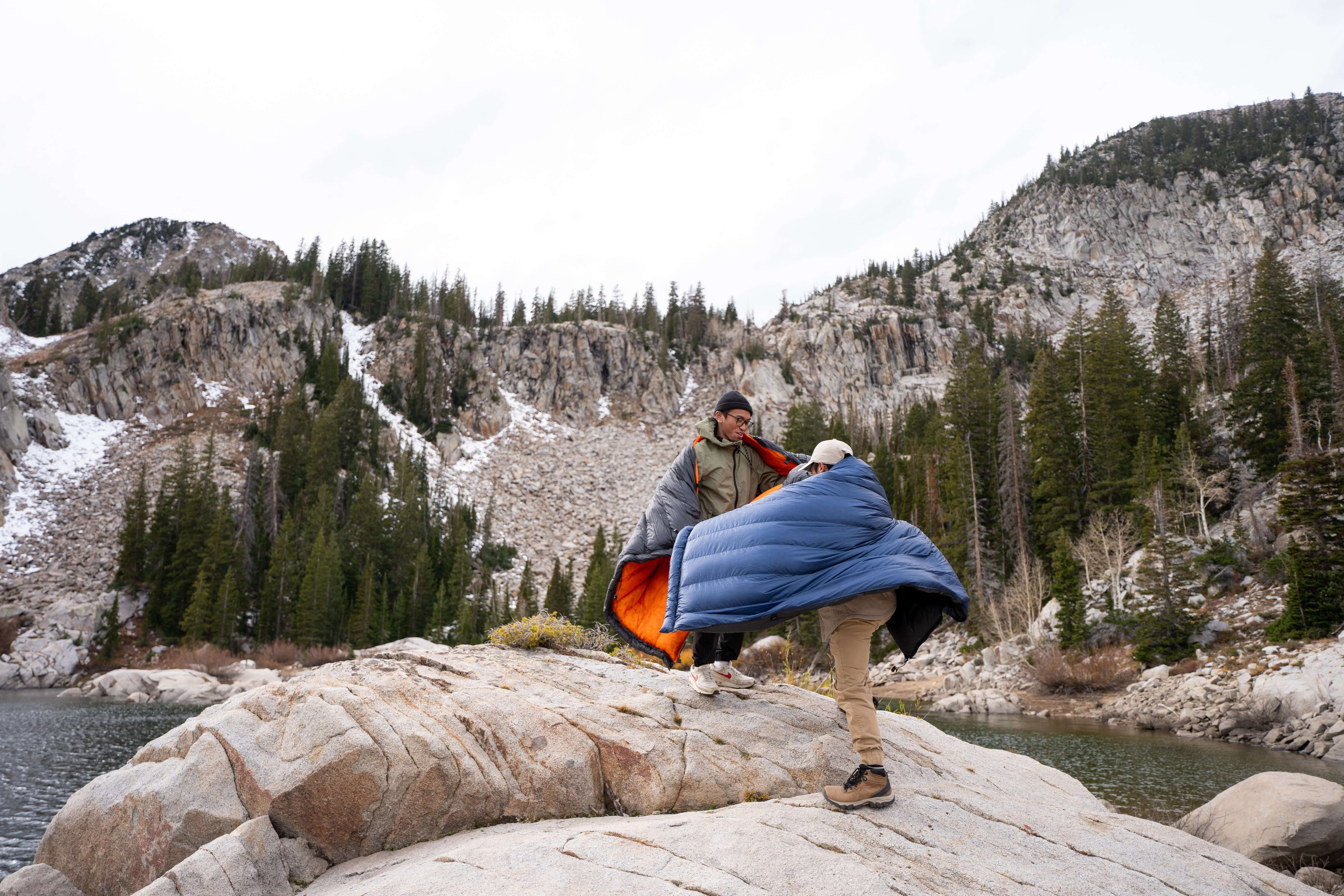 Featherstone Moondance 25 Top Quilt Sleeping Bag Alternative - Image 12
