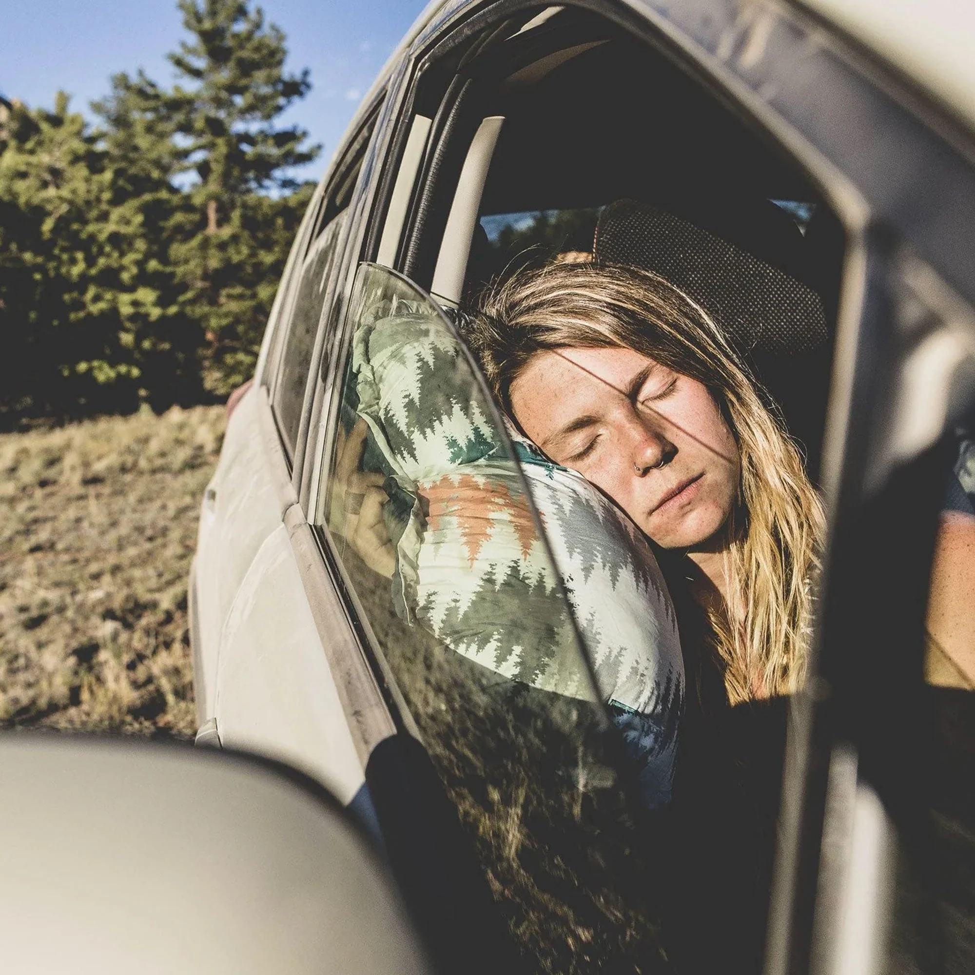 Puffy Adjustable Travel Pillow - Image 5